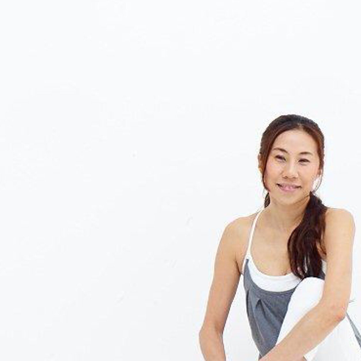 Shri Heart Yoga主宰＊ヨガ講師 ＊基礎ヨガTT主宰・200全米ヨガアライアンスメインティーチャー・UTL、オハナスマイル、koraro、スタジオクラス開催・ヨガジェネ主催の初心者インストラクターの勉強会講師・piece-ple主宰・star yoga プロデュース