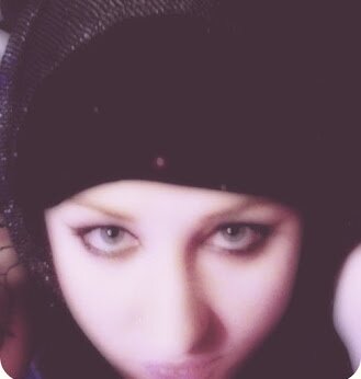 AvroBee's profile picture. Trying to keep my days simple and my body well,
My family loved and SWT in my heart.

Also drooling over sparkly things.  ❤️