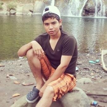 RubenMorales62's profile picture. Si algún día dices que me crees, no me creas, 
porque yo no creo en mi reflejo.-