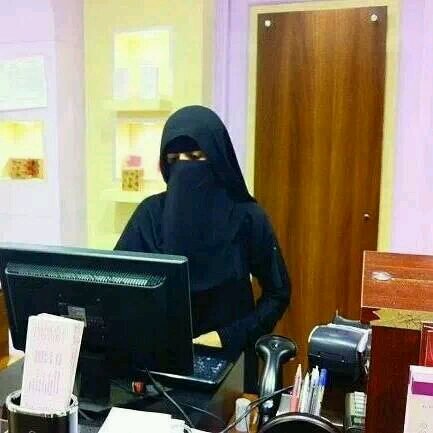 العالميه  هنادي مديره شركه المقاوﻻت العامه وسوق كروم نت