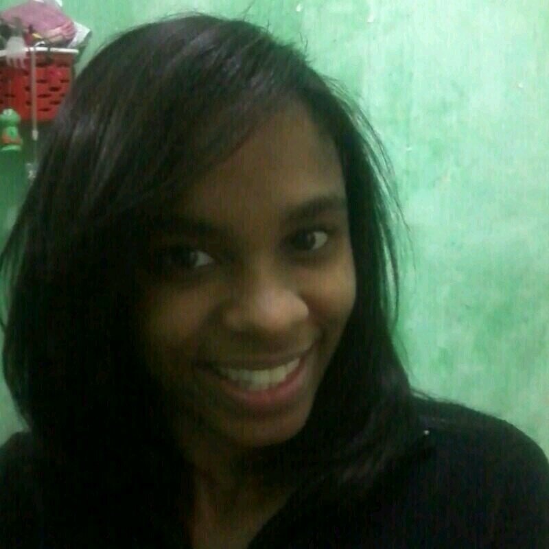 fã da @Alinne_Rosa n eh ki sou melhor que os outros eh ki sou tipo subdesenvolvida ;) Esta sou eu!!