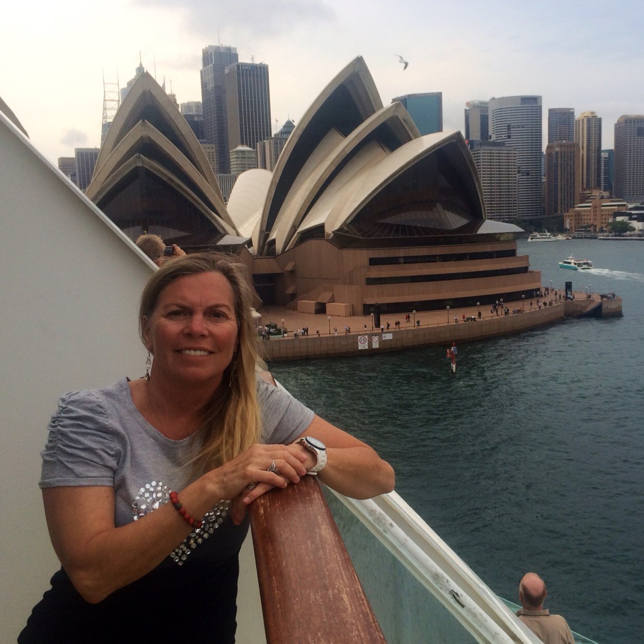 LINDAGRIER1's profile picture. Owner of Greenery Productions since 1988