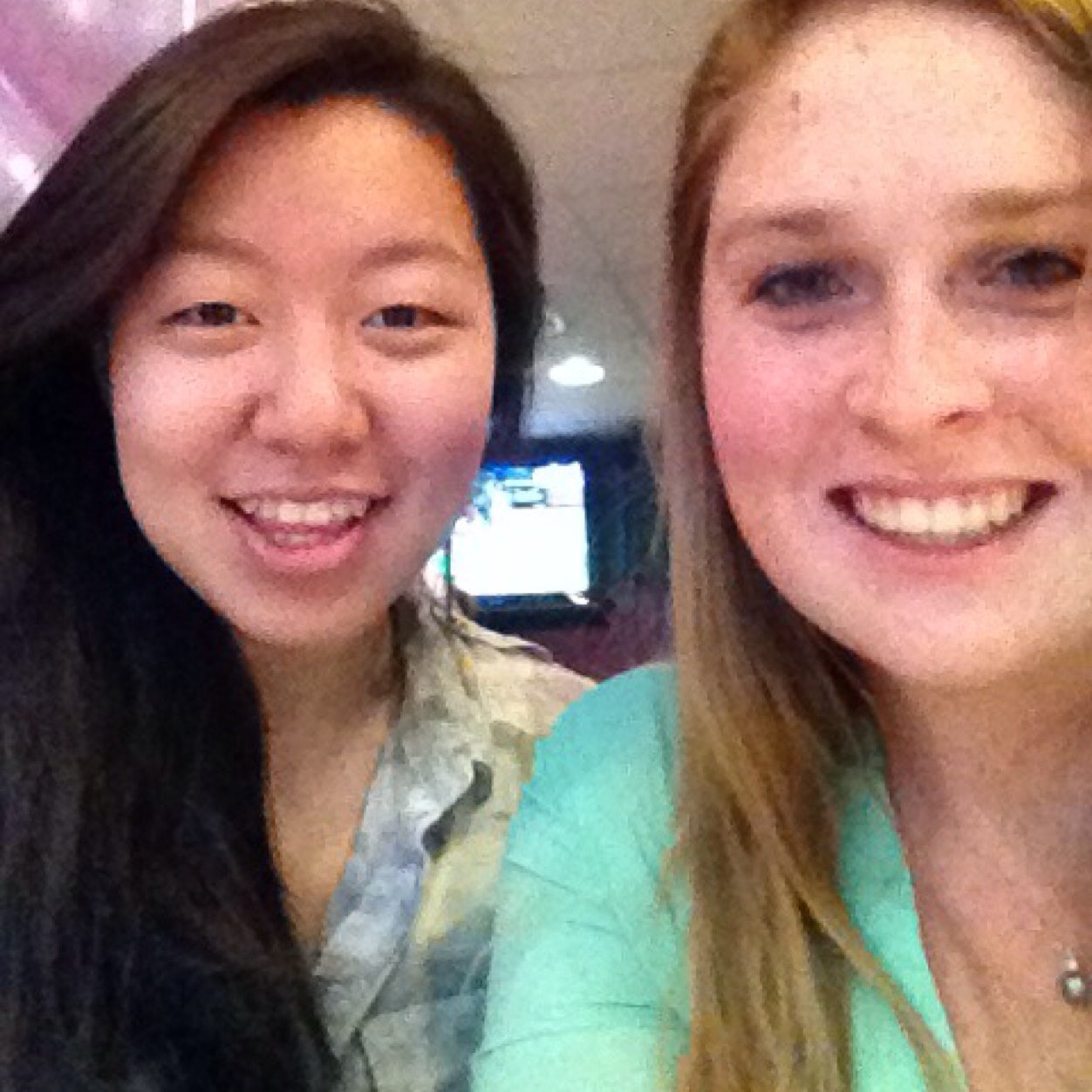 Xie_Cox's profile picture. beach kids feel no pain. they move with the tide #BostonCollege2014 (I made this bio in college. It’s important to me that you know how dumb I was then)