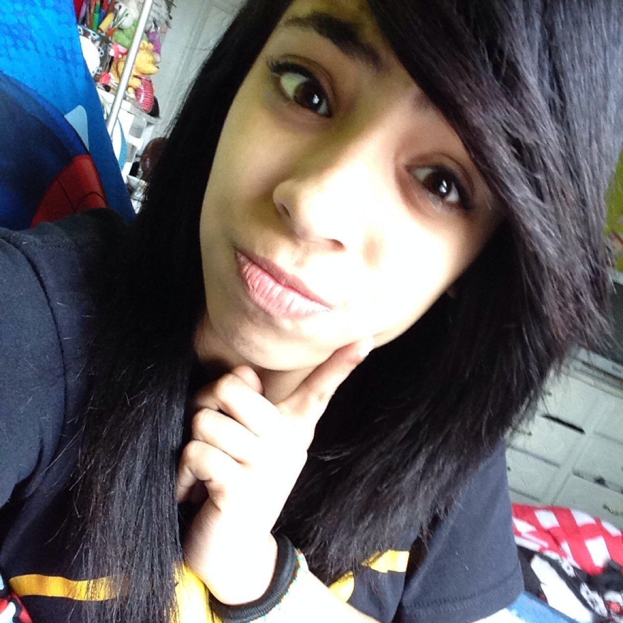 Im a 14 year old girl in america, my favorite artists are janoskians, peirce the veil, and ed sheeran, i love music tumblr and food Cx and i always follow back