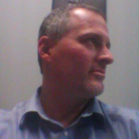 Real estate business development junkie, marketing geek and tech for business expert
