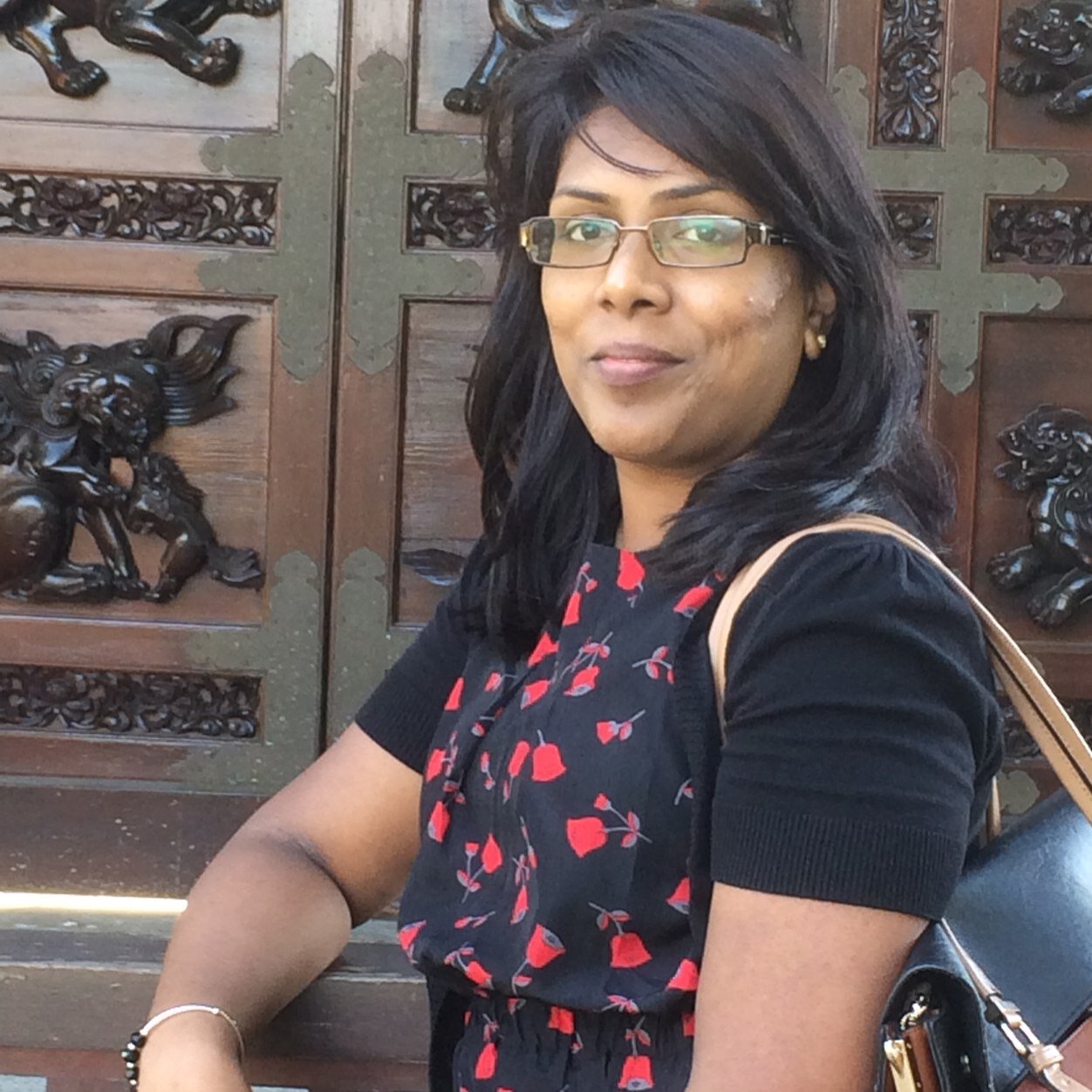 shobanaparan's profile picture. 