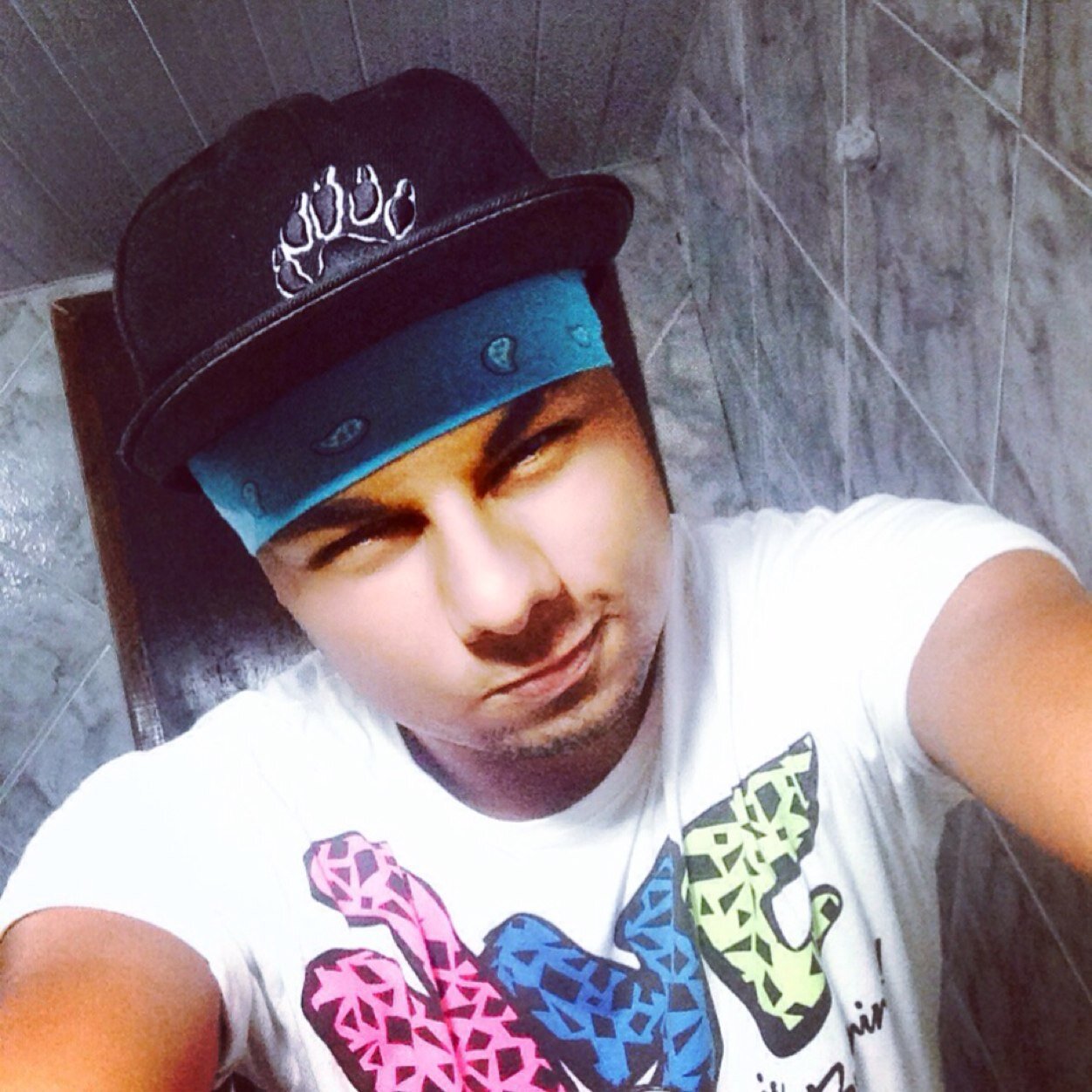 Brinque com meu fogo, venha se queima. Faça como eu digo, faça como eu faço [...]