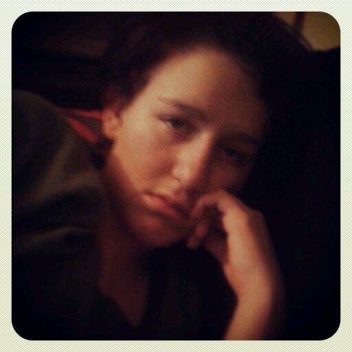Hi, im trish, i am studying health and social care.And have ambitions to go to uni and hopefully become a nurse or doctor i tweet bk xxxxxxx