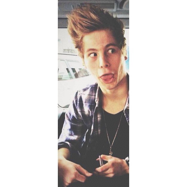 sstealmyboys's profile picture. acm