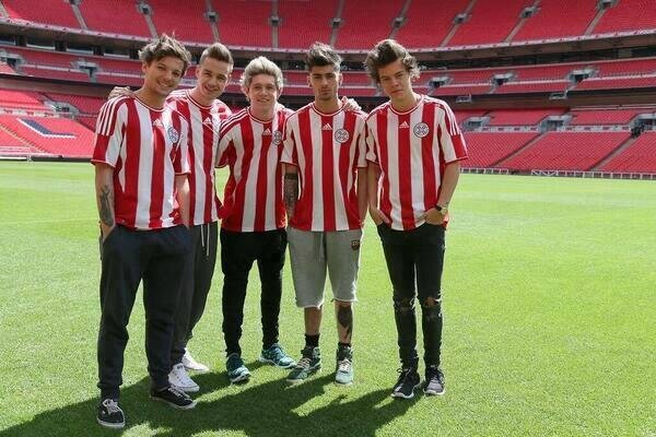 Nos quitaron el sueño a las Directioners Paraguayas,pero aun no perdemos las esperanzas y seguimos luchando para que @onedirection pisen tierra Paraguaya.