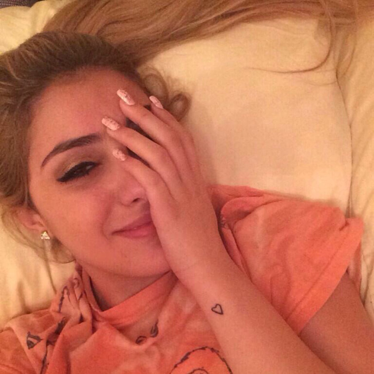 Alexa. Sandy's daughter. 16. I heard you're a player. Well I'm the coach. Single. [RP 18+]