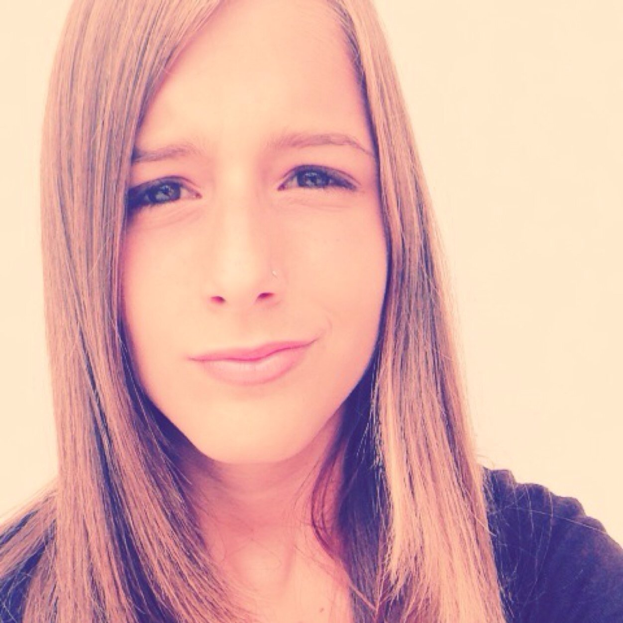 CeciliaaD7's profile picture. Hay que saber tener los pies en la tierra y la mirada en el cielo ♀+♀ LGBT