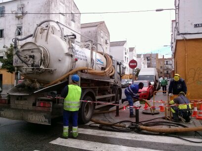 Empresa de limpiezas de alcantarillados y limpiezas industriales. Gestor de Residuos peligrosos y no peligrosos.Equipos visualizacion T.V.