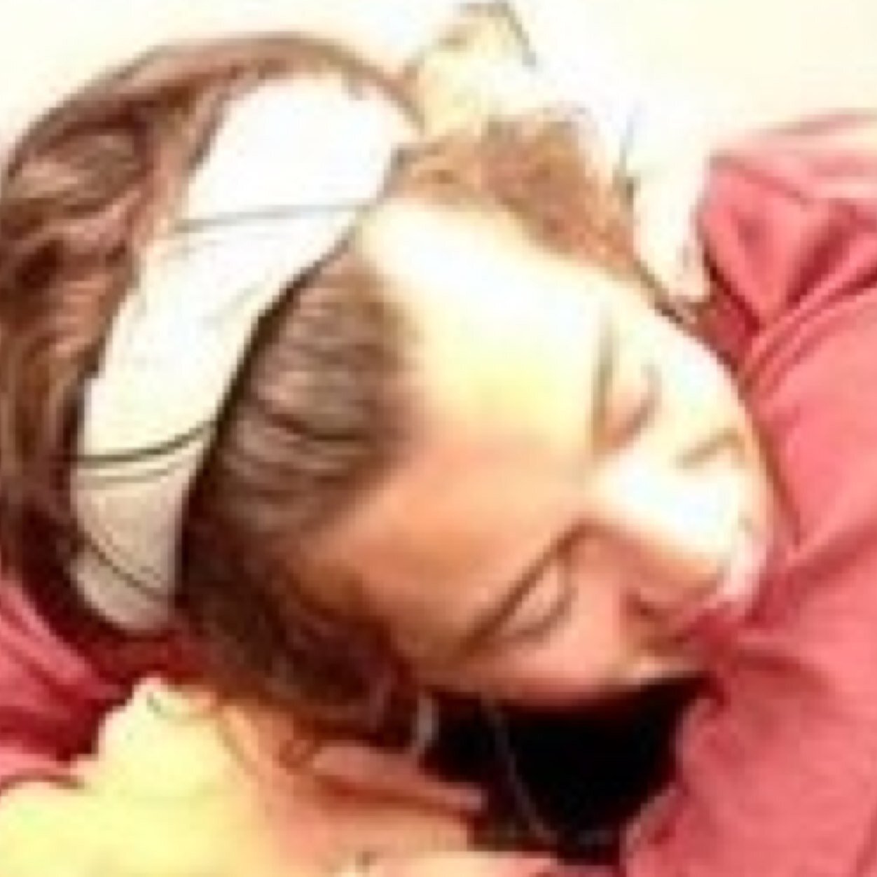 Hey beautiful!! I hope you're idol follows you back!! But in the meantime, can you please follow @LarrysThrone it would help a lot
