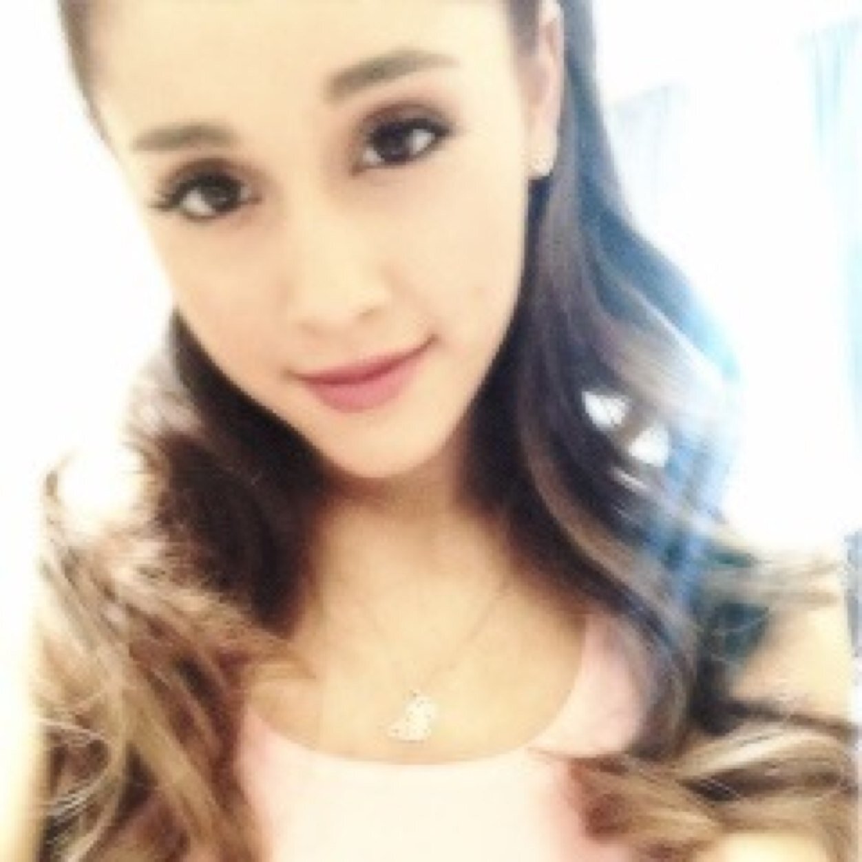 free follow! make sure to follow @arianaftjason or i'll unfollow. have a nice day love!