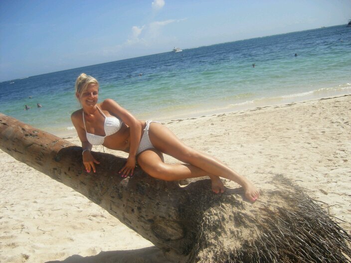 Hi, currently im a spinal injuries nurse & luv it-now im training hard - eating clean to get lean?!?! add on fb - lisakedian