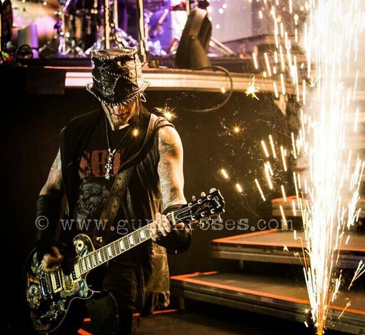 (DJ ASHBA NOS SIGUE 10/12/2011 ♥) DJ ASHBA FANS CLUB PARAGUAY - OFFICIAL TWITTER ACCOUNT DEDICATED TO DJ ASHBA.