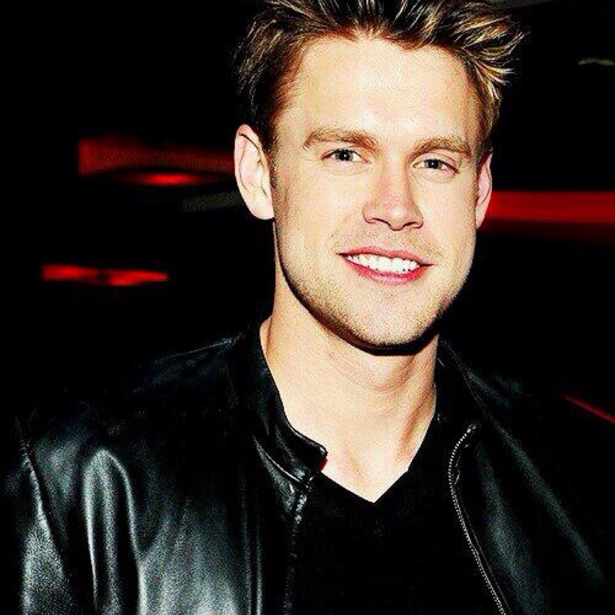 This account is for Chord Overstreet fans from Europe. Or just for those who love Chord just as much as I do. I hope that Chord one day will follow me again.