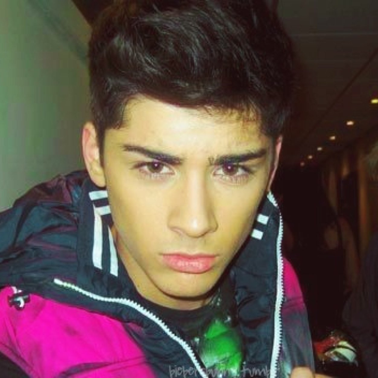 follow @harryurnotfunny cause i was cool enough to give YOU a follow :-) :-)