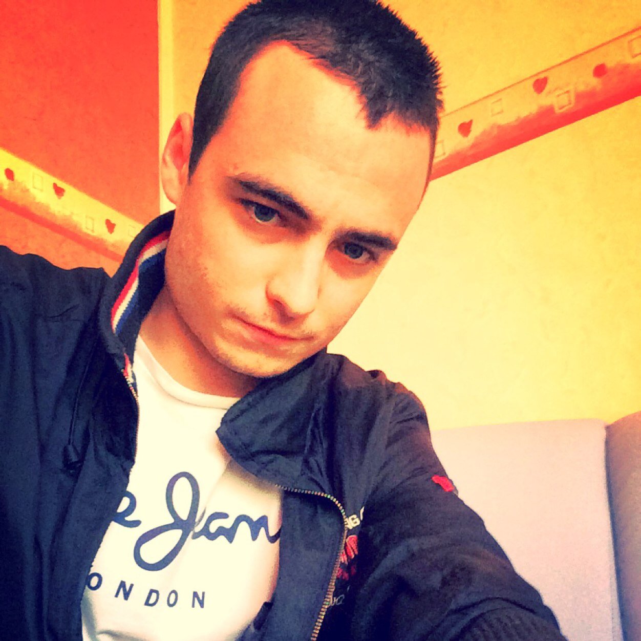 BlazuupNot's profile picture. L'espoir fait vivre, enfin je croit :)