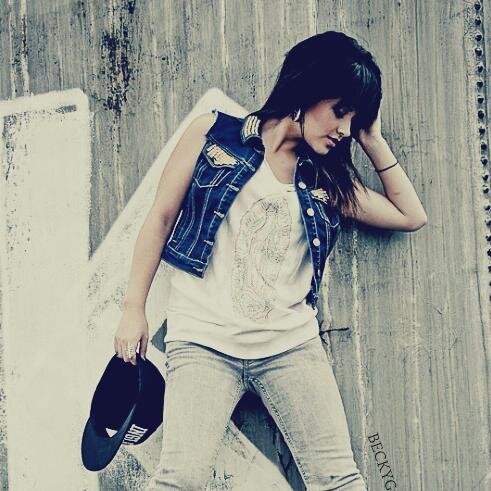 Soy Belieber Rusher & Beaster. Mi nombre es Bianca asi que; Bianca & su guitarra amor por siempre FIN♥ Supercalifragilisticexpialidocious http://t.co/7xnMMJJfMH