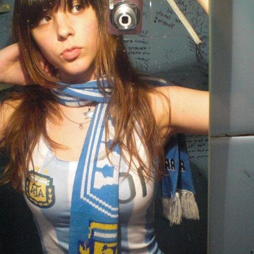 VaneBlanquis's profile picture. No dejes para mañana las sonrisas que puedes regalar hoy , Sonrie y la vida te regalara una sonrisa. ♡