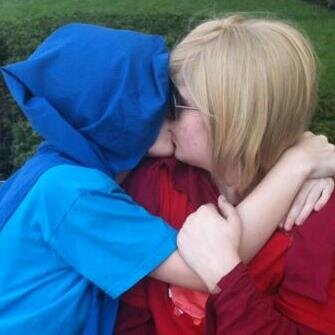 homestucks_kiss's profile picture. hello! this is the twitter for homestuck cosplayers kissing! theres already a tumblr, homestucksmakeout. please please please follow!! 3 -mod jade