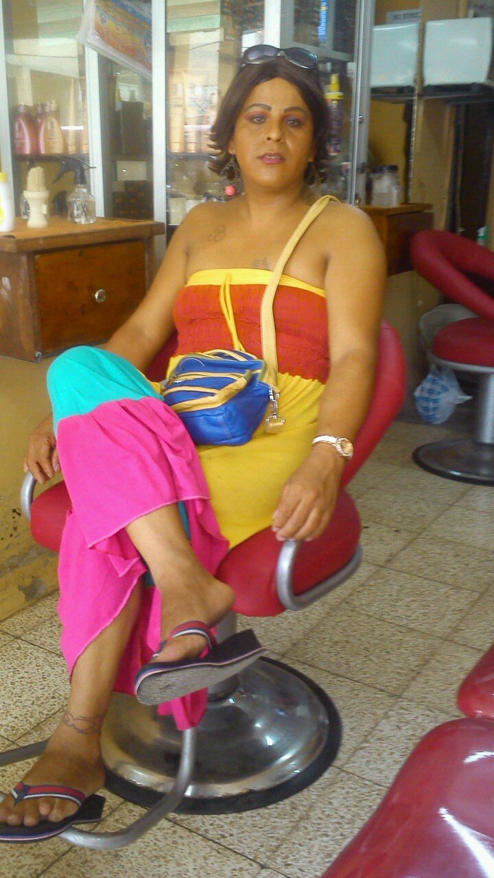 Hola soy gay travesti soy de chone  pero vivo en guayaquil deseo conose amigo  este es mi whatsapp 0981063521 los espero