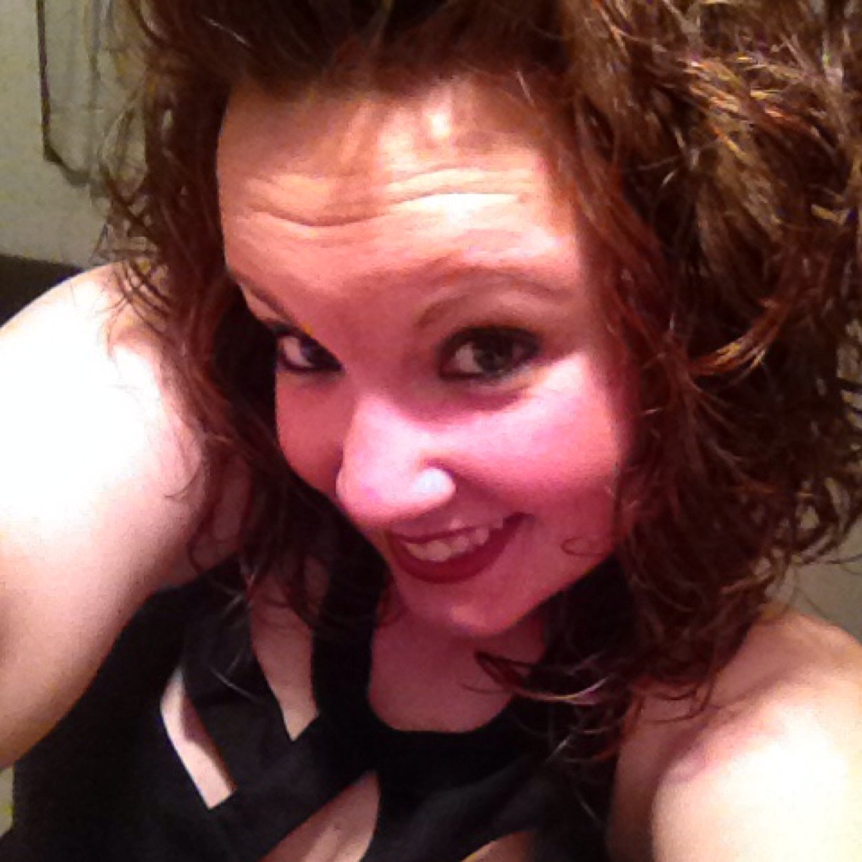 Names Amber. 27 years old. single. from lowell mass