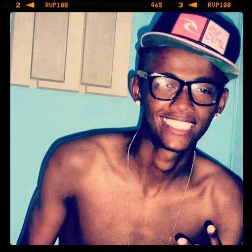 Bom mesmo é ter problema na cabeça, sorriso na boca e paz no coração!
