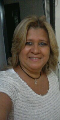 Brasileira, cristã e carioquissima, casada com um Homem maravilhoso (uma benção de Deus), e serva do Senhor Jesus, pq Ele é O caminho, A verdade e A vida 😉
