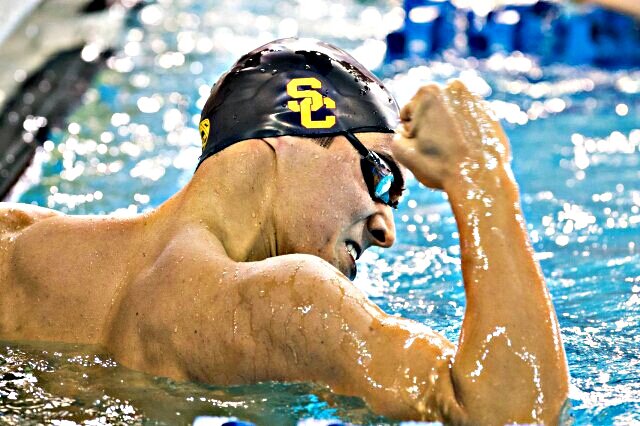 Venezolano estudiante de la Universidad del Sur de California y miembro de la Selección Nacional de Natación