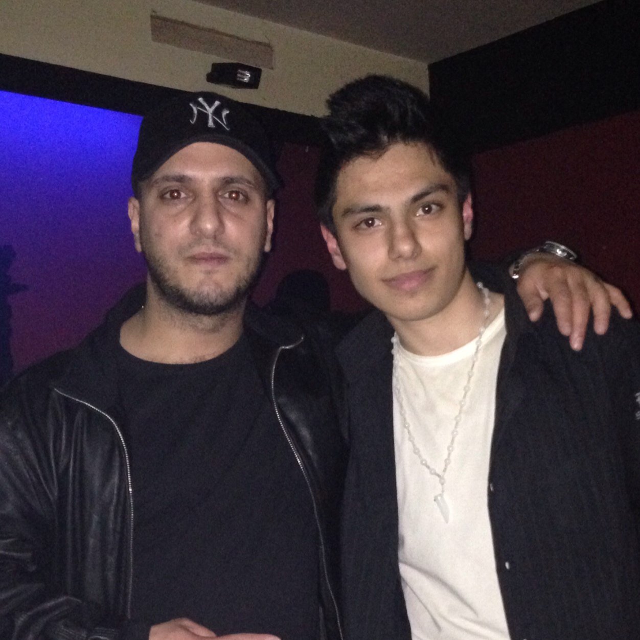 AyYildiz_1907's profile picture. Fenerbahceli olmaktan Gurur Duyuyorum ! Fenerbahce liler Takip edin Bende Sizleri Takip edicem ! Türkce ve Almanca biliyorum !