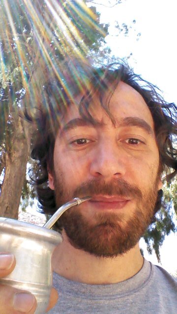 Doctor en Microbiología. Docente de la UNT. Investigador de CONICET en PROIMI. Pero por encima de todo: papá de Matilda.