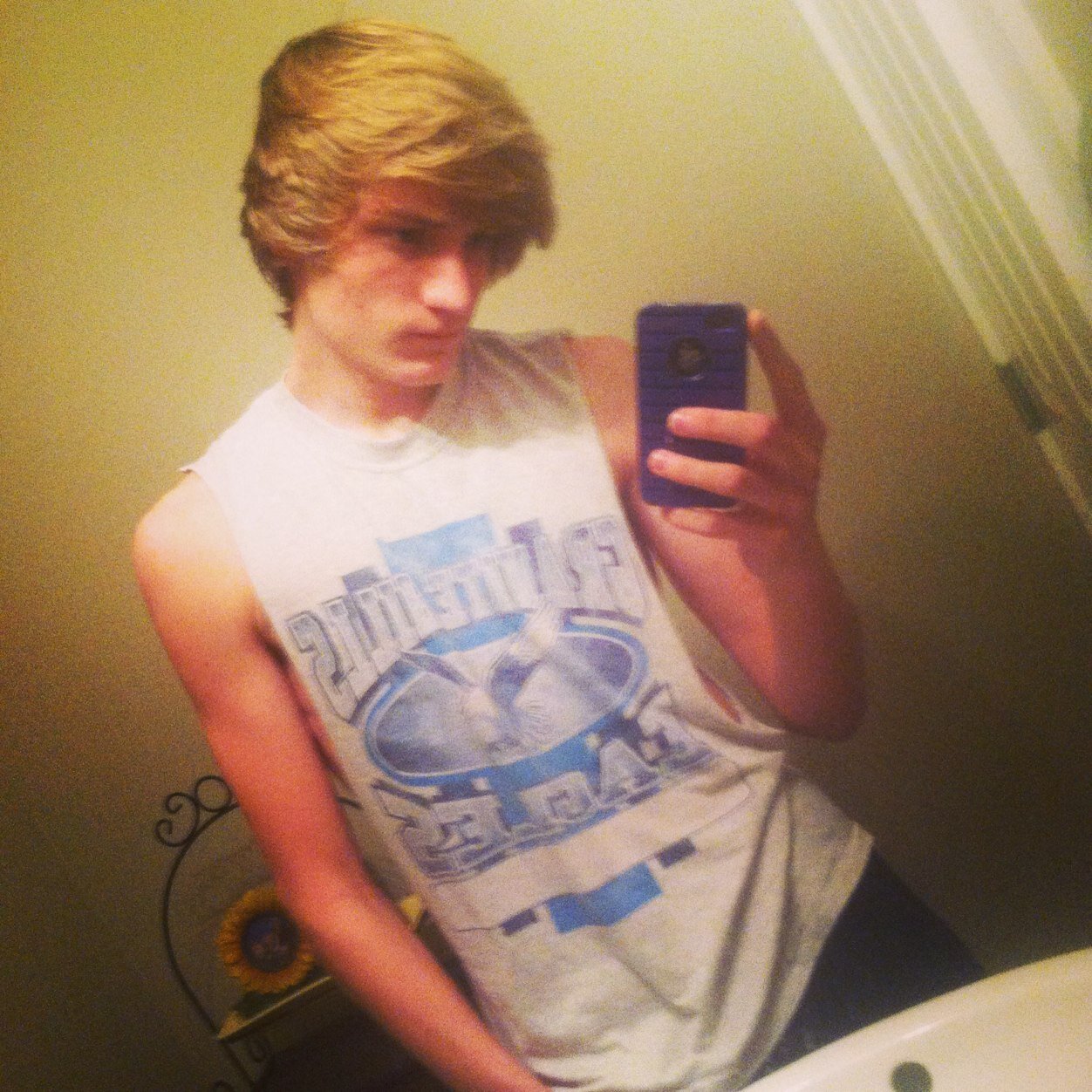 MetallicFrog's profile picture. Tutmufflefup.