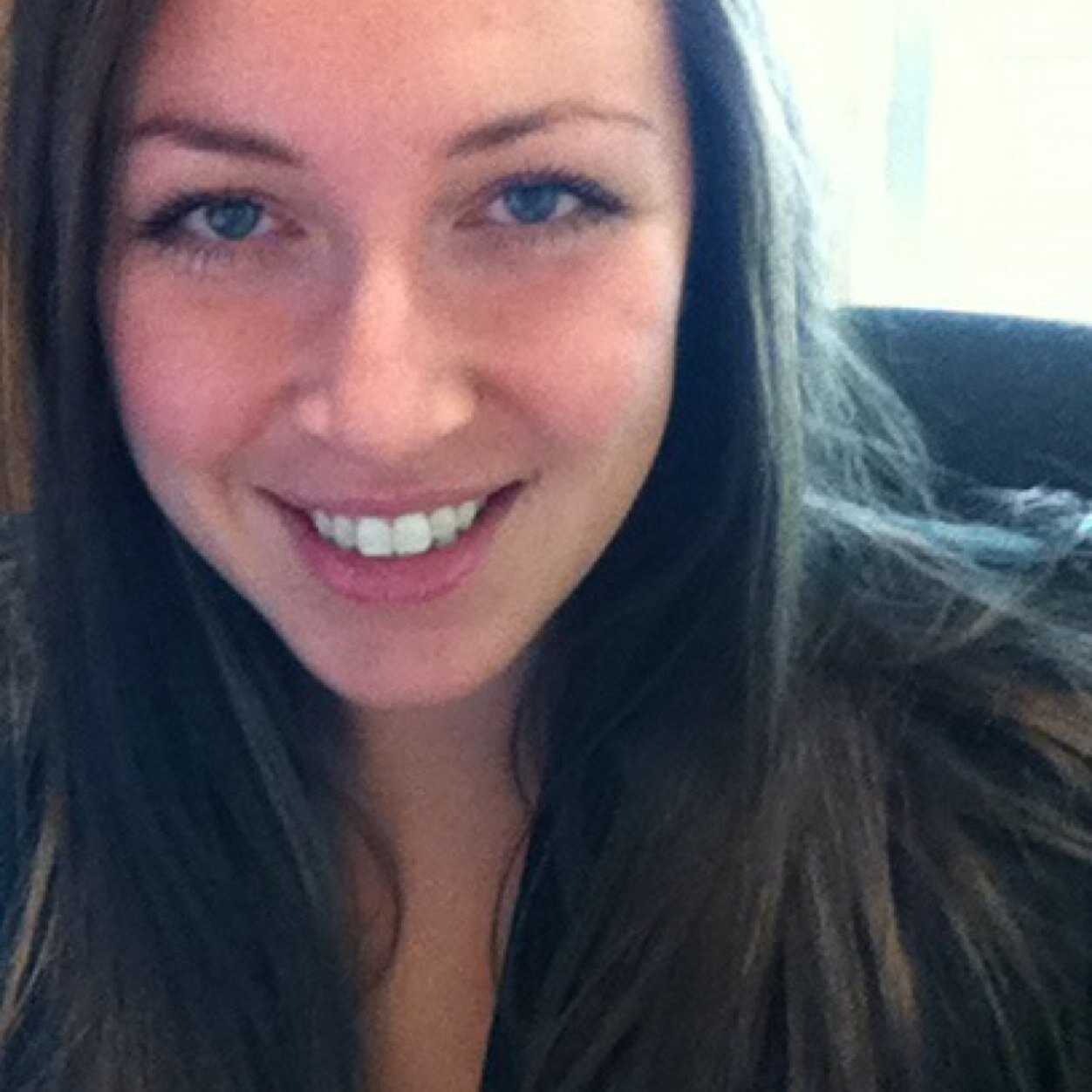 LeaNadeau's profile picture. Rédactrice en chef et Créatrice de contenu @sparksandbloom 👩🏻‍💻, fille de comm chez Elles Communication 🎤,📸📱💻  ;