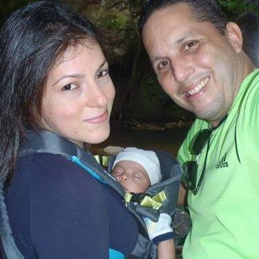 Mi esposa y el socio .. Igualito a su papi ;-)