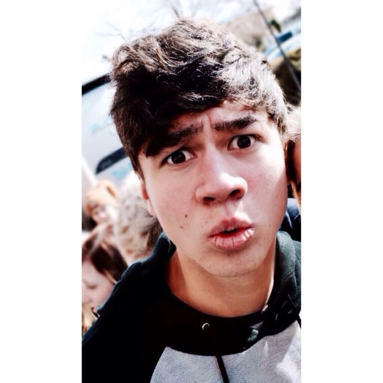 this is a saved account. Pls follow @burgergirl5SOS and she'll follow back.