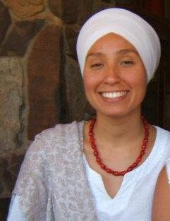 Business Administrator, Kundalini Yoga Teacher, passionate about Non-profit experiences, love books and dancing