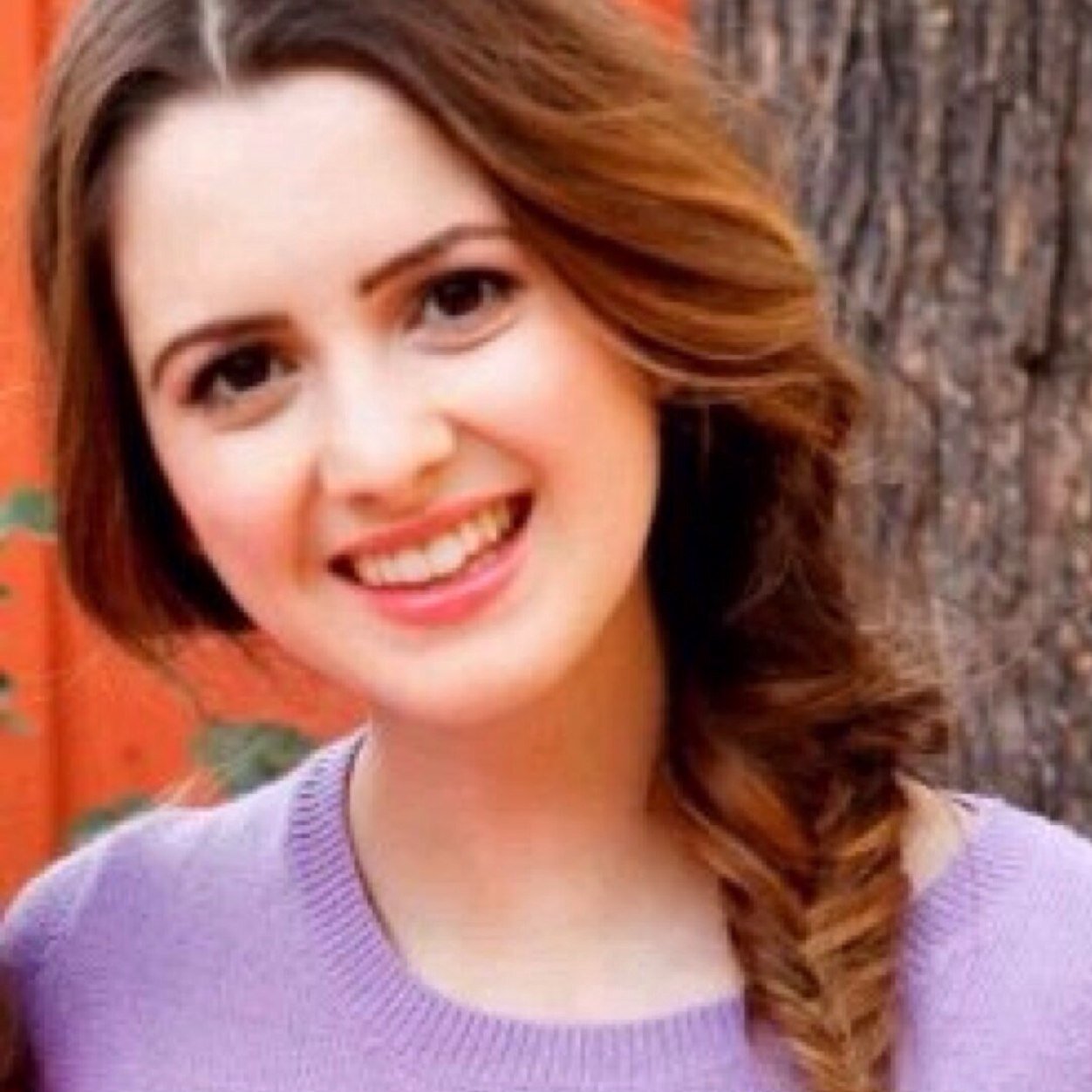 Hi, I'm Allyson. I'm 16. I'm a really sweet girl and I love making new friends. @RockerAMoonster stole my ❤️ {3/16/14}