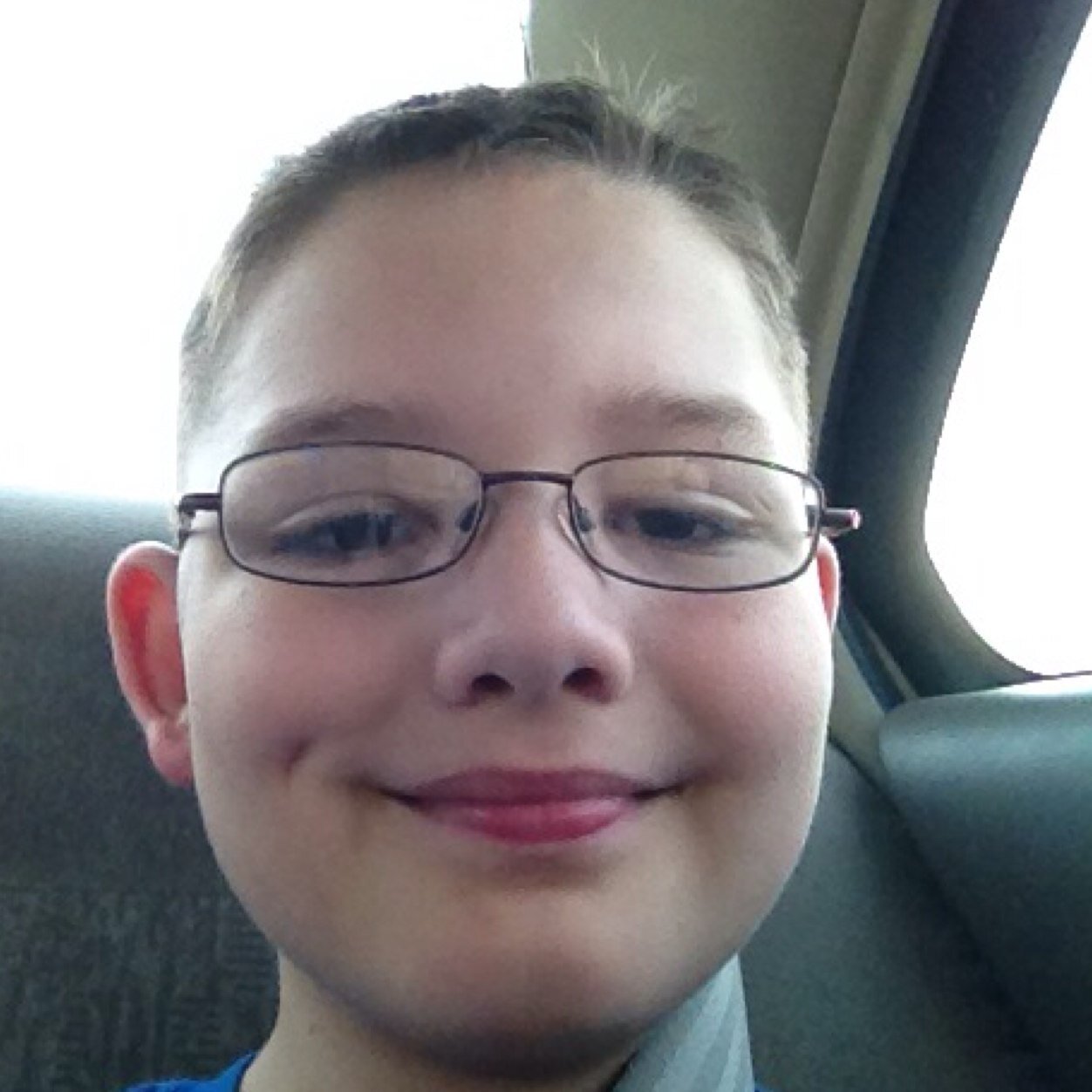 Have an x-box and x-box live my gamer tag is LDOG2004 cheak me out and jacksepticeye is my favriot youtuber subscreibe to him