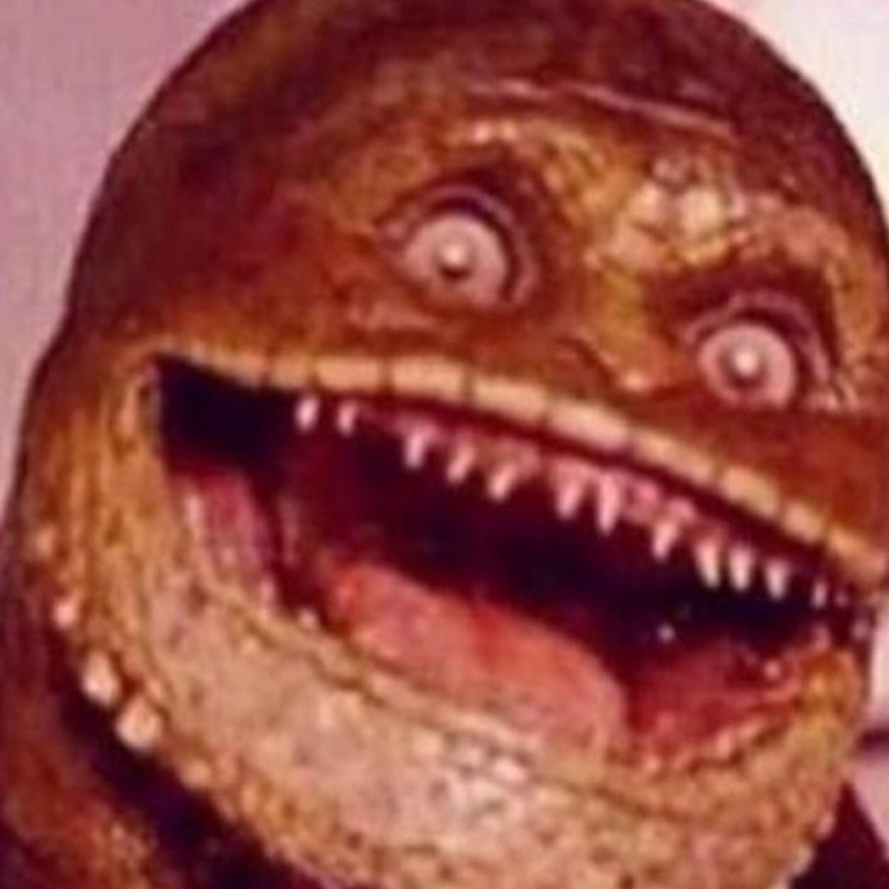 I am minkey mondter boy. I was once noah, but i morphed into a beautiful creature. I was ugly, now i am pretty.