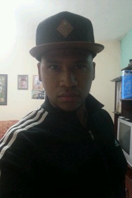 A amizade consigo mesmo é crucial, porque sem ela não se pode ser amigo de ninguém mais no mundo.