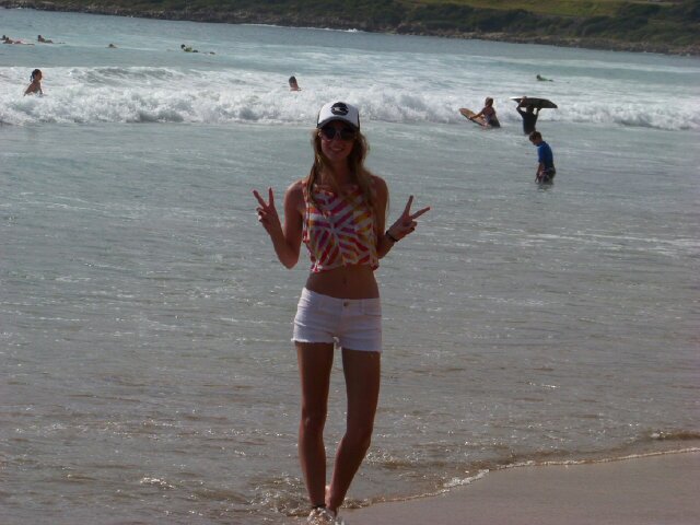 Hoekom moet jy as mens 'n vraagteken aan die einde van 'n sin sit, as God klaar 'n punt gesit het...♡ Oh I'm 18,by the way:)