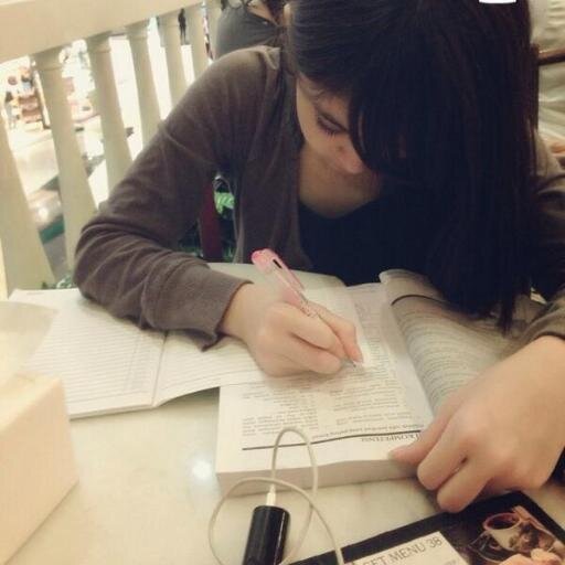 |lulus un 2014 | add fb mee Grizzly jekeytifourtyeight| |   ♥febrian tomo :) :3