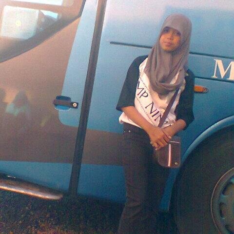Nuraeni Dhelavia | 08 Mei 2000 |
