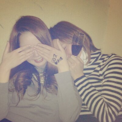 みほ Twitterissa 最近左耳かゆいなぁ思ってて調べたら いいことあるジンクスやった しかもちょうどいまクモみたし っておもってると右足首 かゆくてかいてた Http T Co U8hrrz98oo