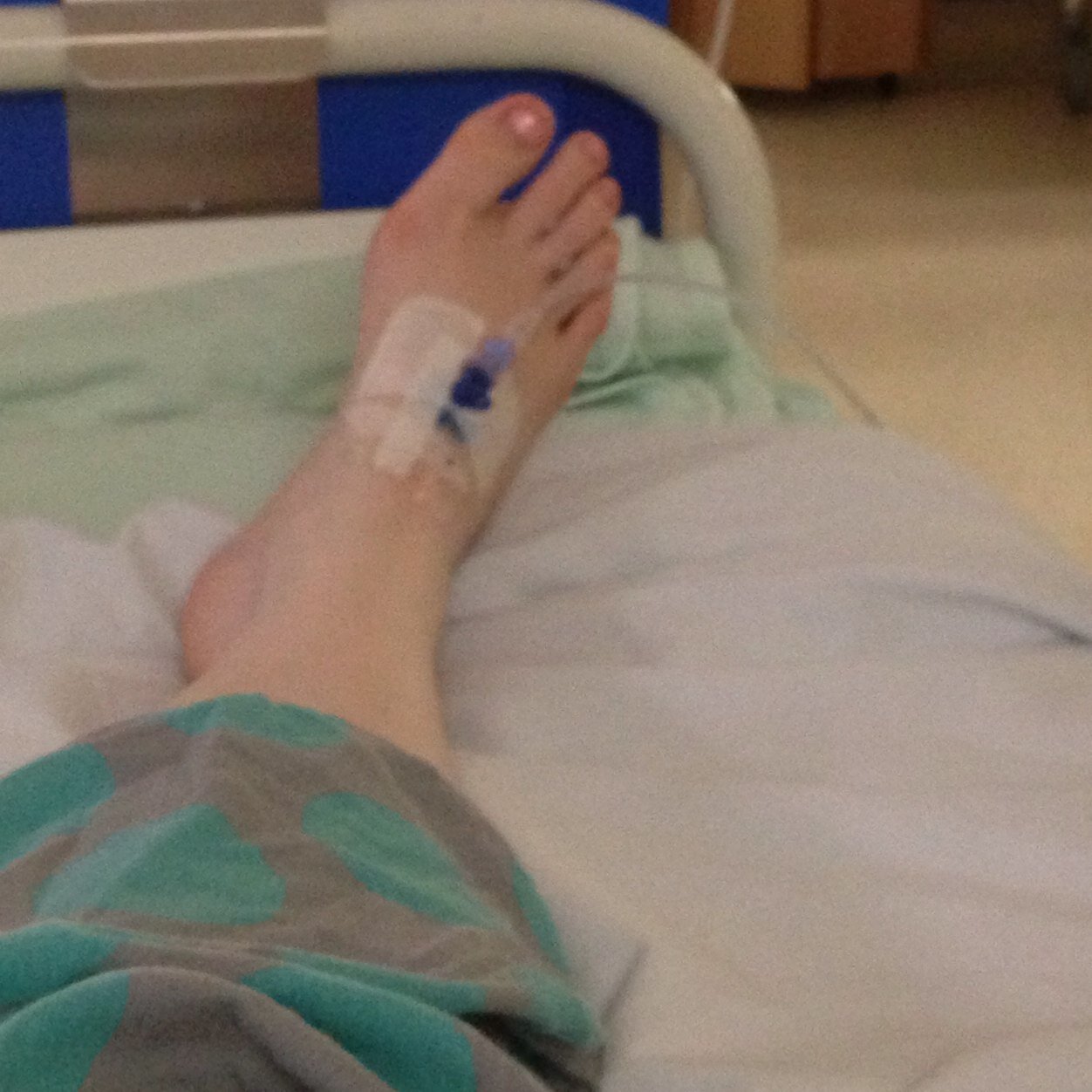 #adultstillsdisease #uc #lvf #ileostomy #multiplechronicillnesses #bisexual #mum #professionalsickperson #proudnurse