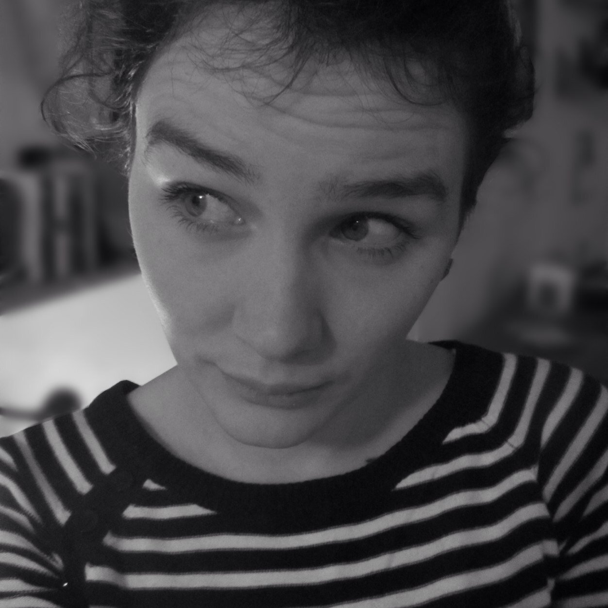 annaakle's profile picture. Eg likar biblioteket. Og den vesle leikeplassen på toppen bak husa på haugen.