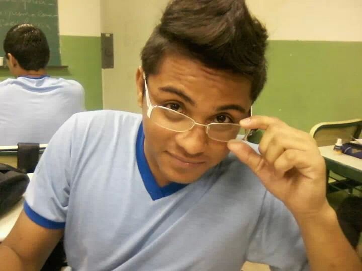 Eu não chamo nenhuma pessoa de amigo, de amor ou de filho da puta sem que ela seja...